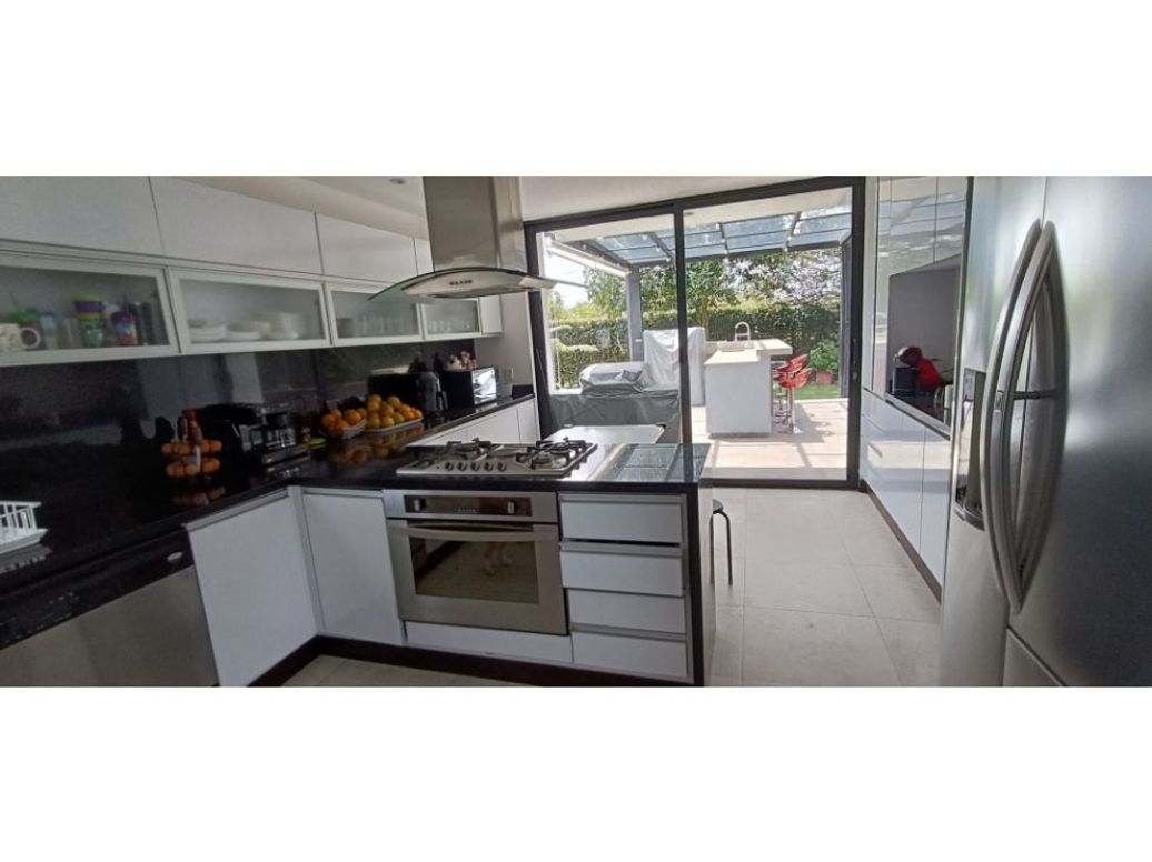 Casa de 5 alcobas en venta en San Simón, Bogotá, 408 m² · foto 7 de 20