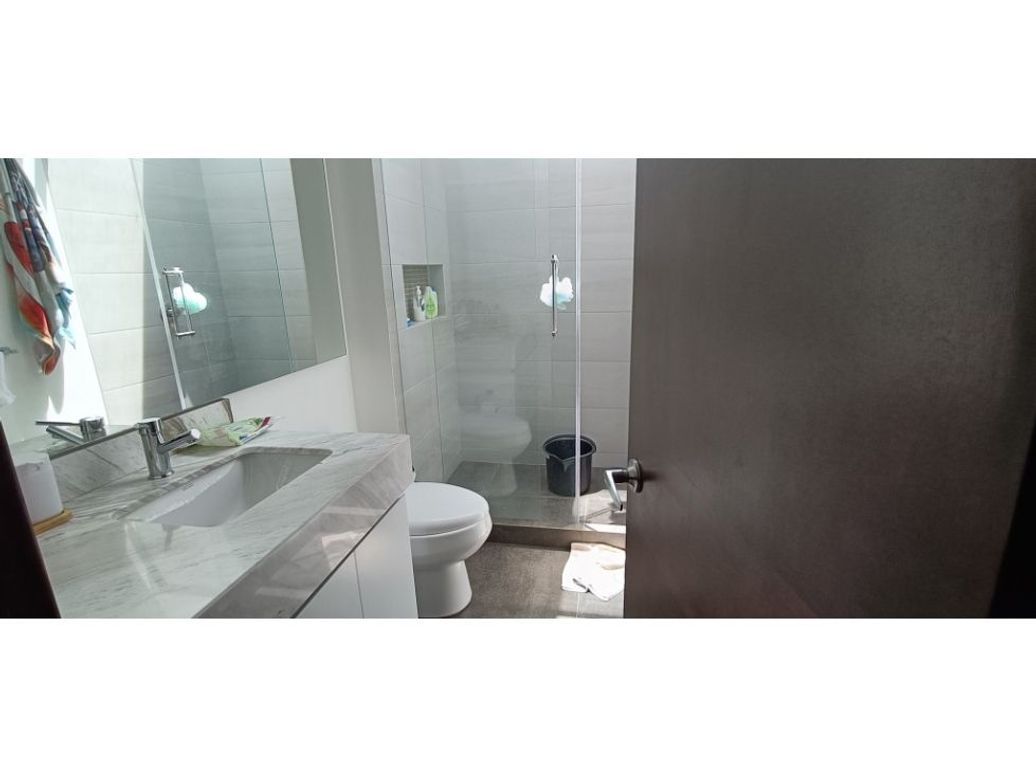 Casa de 5 alcobas en venta en San Simón, Bogotá, 408 m² · foto 13 de 20