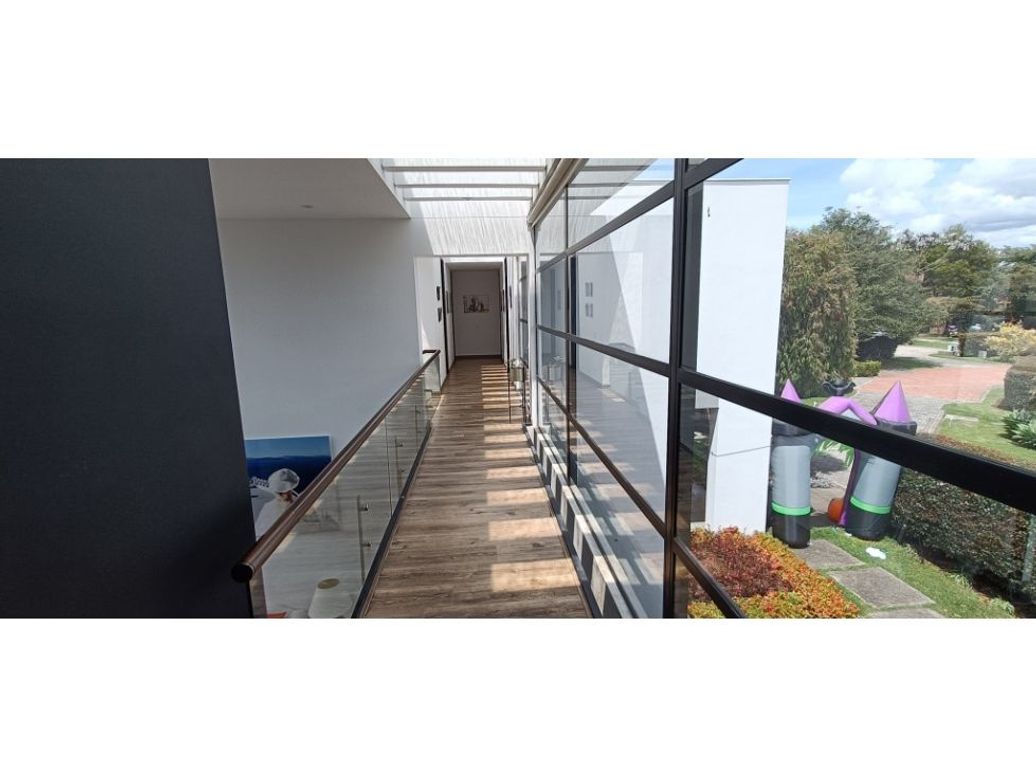 Casa de 5 alcobas en venta en San Simón, Bogotá, 408 m² · foto 17 de 20