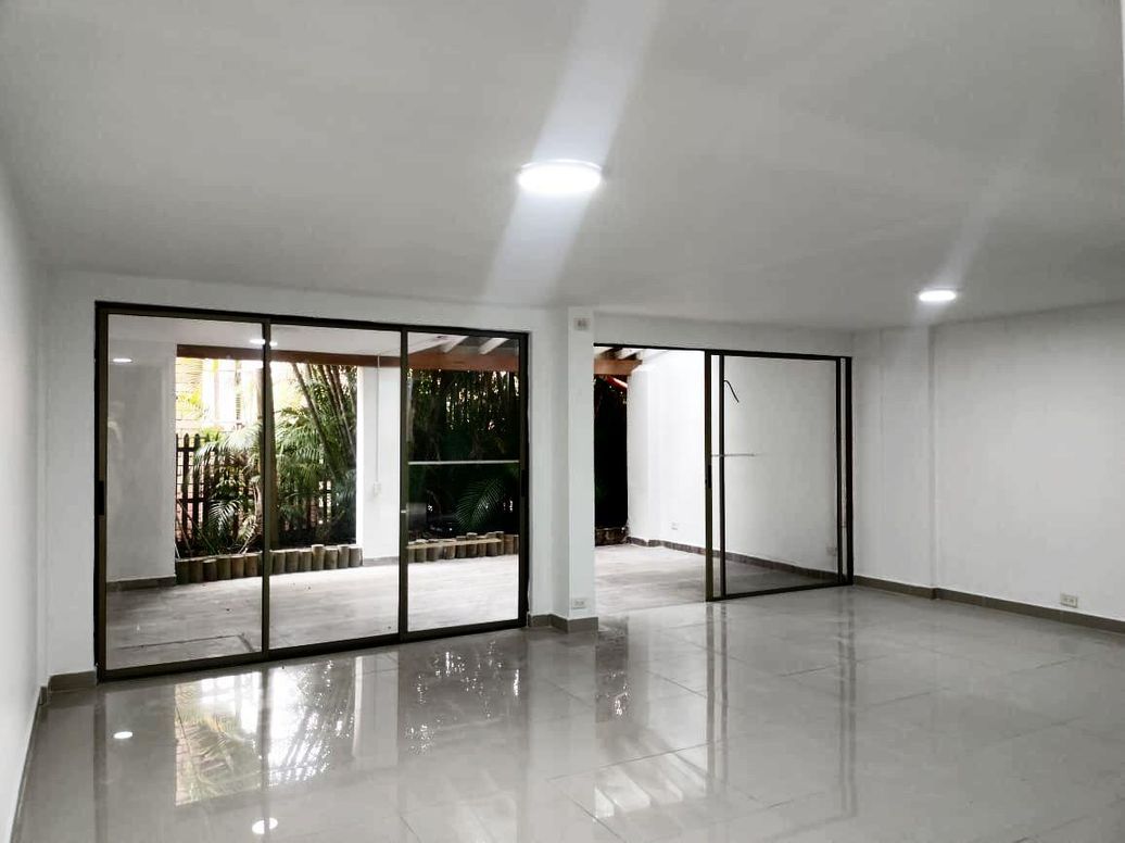 Casa en Arriendo en LA AGUACATALA, El Poblado, Medellín en La Aguacatala