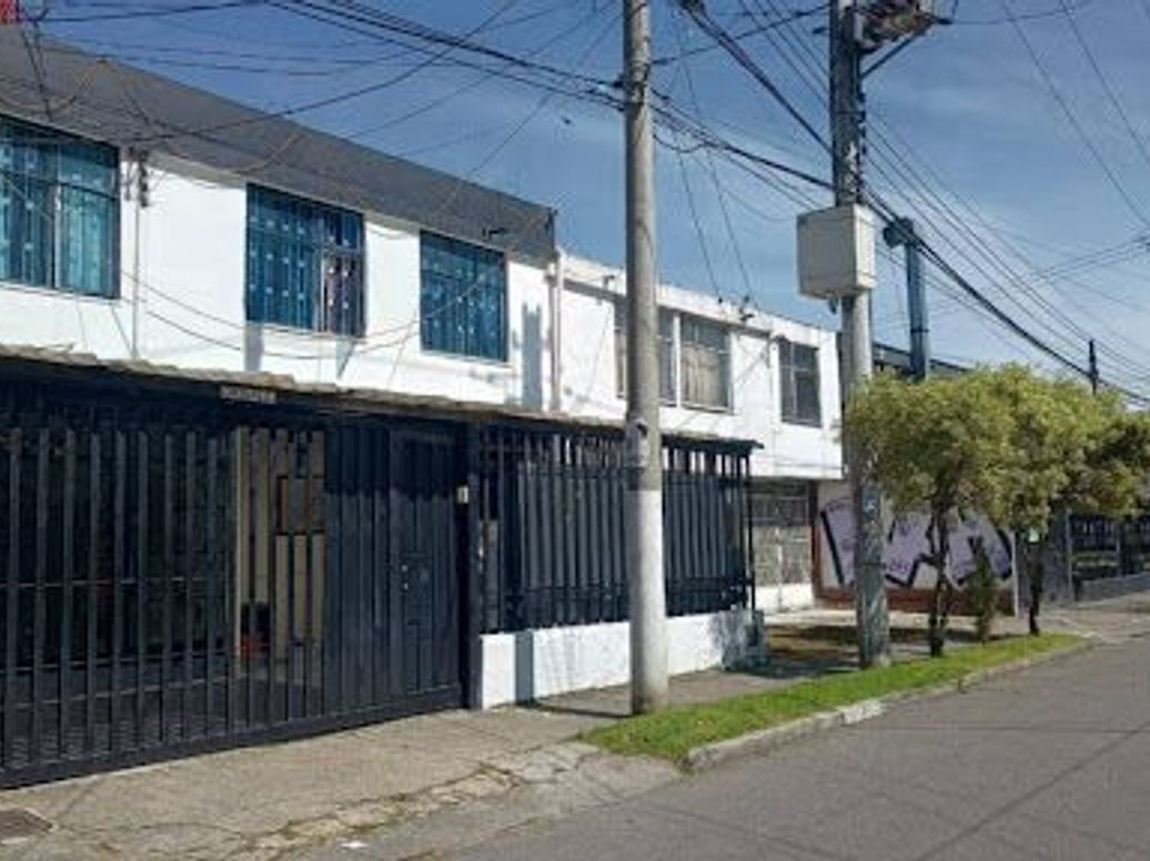 Casa de 8 alcobas en venta en Campin, Bogotá, 300 m² · foto 2 de 20
