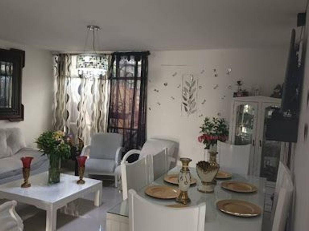 Casa de 8 alcobas en venta en Campin, Bogotá, 300 m² · foto 3 de 20