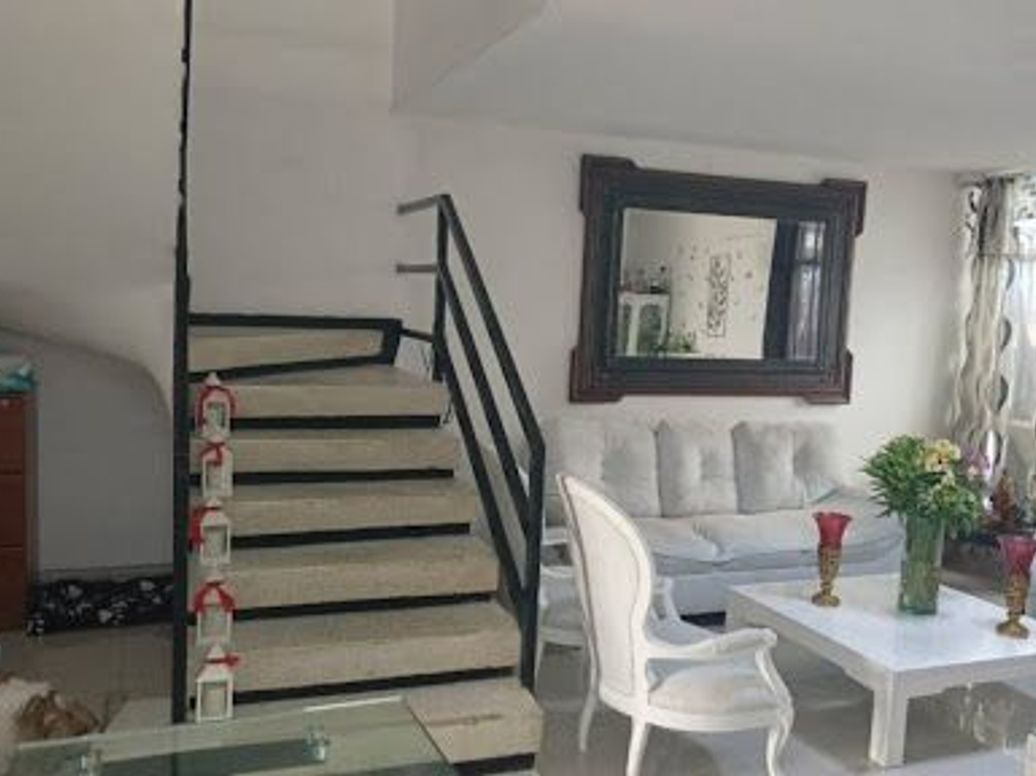 Casa de 8 alcobas en venta en Campin, Bogotá, 300 m² · foto 4 de 20