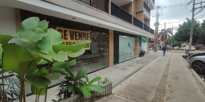 Local Comercial en Venta cerca a Los Molinos, 66 mts,  Para estrenar, ubicado diagonal a la estación de Metroplús Los Alpes, cerca a colegios, universidades, parques, supermercados y centros comerciales por estar cerca a vía principal, cuenta con fácil acceso a transporte público.