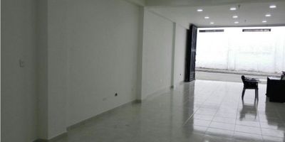 ¡Local en Venta en San Antonio, Manizales! ?✨

Oportunidad única para invertir en un local comercial recientemente construido, ubicado en un sector concurrido de la ciudad, ideal para cualquier tipo de negocio.

? Amplio y funcional: 180 m² distribuidos en 90 m² en el primer nivel y un segundo nivel, brindando un espacio versátil y bien aprovechado.

? Detalles modernos: Pisos en porcelanato, iluminación LED y una excelente entrada de luz natural, creando un ambiente atractivo y profesional.

? Seguridad y eficiencia: Equipado con alarma contra incendios y conexiones eléctricas de 110V y 220V, adaptándose a diversas necesidades comerciales.

? Ubicación estratégica: En una zona de alto tráfico, perfecta para negocios que buscan visibilidad y accesibilidad.

¡No dejes pasar esta oportunidad! Contáctanos para más información o agendar una visita. ??
