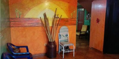 ¡Apartamento en Venta en Villamaría, Caldas!

Descubre este acogedor apartamento en una excelente ubicación de Villamaría, ideal para quienes buscan comodidad y amplitud. Perfecto para una familia que desea disfrutar de un hogar bien distribuido y con gran iluminación natural.

Espacios y Comodidades: Cuenta con sala comedor, 4 habitaciones con closet, incluyendo la principal con baño privado. Su cocina sencilla es funcional y práctica, complementada con un baño social completo.

Detalles Adicionales: Disfruta de un balcón con una excelente vista y un acogedor patio que aporta frescura y tranquilidad al ambiente. Los pisos en cerámica resaltan la luminosidad y calidez del apartamento.

¡No dejes pasar esta oportunidad! Contáctanos para más información y agenda tu visita hoy mismo.
