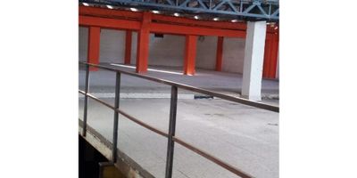 ? ¡Venta de Bodega de 734m2 en Barrio Colombia, Manizales!

Descubre esta amplia bodega ubicada en el destacado sector de Barrio Colombia, Manizales. Perfecta para negocios que requieran un espacio espacioso y bien iluminado.

? Espacios Generosos: Con un área privada de 734 m², esta bodega ofrece un amplio espacio para almacenamiento o cualquier otro uso comercial que necesites. Además, cuenta con 3 baños completos para la comodidad de los empleados.

?️ Comodidades de la Bodega: La presencia de una cocina sencilla facilita la preparación de alimentos o cualquier otra necesidad relacionada con la logística del negocio. El piso en general de cemento proporciona una superficie resistente y fácil de limpiar.

? Accesibilidad y Entorno: Ubicada en un sector residencial y cerca de la zona urbana, esta bodega cuenta con fácil acceso al transporte público y está rodeada de servicios y comodidades.

? Características Adicionales: La bodega es muy iluminada, lo que facilita las operaciones dentro de ella y crea un ambiente de trabajo cómodo para los empleados.

¡No pierdas la oportunidad de adquirir esta bodega amplia y bien ubicada en Barrio Colombia, Manizales! Contáctanos hoy mismo para más información y para programar una visita.
