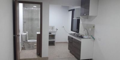 ¡Casa con Renta en Alta Suiza, Manizales!

Descubre esta excelente oportunidad de inversión en un sector privilegiado de Manizales. Ubicada en 3 niveles, esta propiedad se compone de modernos apartamentos pensados para ofrecer comodidad y funcionalidad.

Detalles de la Vivienda:
La casa cuenta con 6 alcobas, 9 baños y 4 salacomedor, que garantizan amplios espacios para el bienestar de toda la familia. La cocina semi integral con gas, complementada con 4 calentadores y un agradable balcón, asegura practicidad en el día a día. Los pisos en general de cerámica y las 4 zonas de ropas añaden un toque de elegancia y conveniencia.

Valor Agregado:
Además, la propiedad dispone de 3 locales comerciales, ideales para diversificar tus ingresos, y cuenta con bahía de parqueo para mayor seguridad y comodidad.

¡No pierdas la oportunidad de invertir en esta casa con renta en Alta Suiza, Manizales! Contáctanos para más información y para agendar tu visita.
