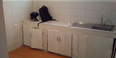 ¡Casa en Venta con 4 Rentas en Colombia, Manizales!

Descubre esta amplia casa de 3 niveles, ubicada en el sector Barrio Colombia, ideal por su excelente ubicación y conectividad. La propiedad cuenta con 10 alcobas, 5 baños, sala-comedor, cocina sencilla con gas y piso en cerámica, en un área aproximada de 383 m².

Disfruta de sus espacios exteriores, que incluyen una zona de ropas, un patio y una terraza, perfectos para actividades al aire libre y momentos en familia. Además, la ubicación te garantiza un excelente acceso al transporte público.

La propiedad también ofrece 4 apartamentos, ideales para generar ingresos adicionales:


 Apartamento: 2 alcobas, 1 baño, patio, cocina sencilla y piso en cerámica.
 Apartamento: 2 alcobas, 1 baño, patio, cocina sencilla y piso en cerámica.
 Apartamento dúplex: 3 alcobas, 2 baños, cocina sencilla, sala-comedor y piso en cerámica.
 Apartamento dúplex: 3 alcobas, 1 baño, cocina sencilla, sala-comedor, piso en cerámica y terraza.


¡No pierdas la oportunidad de invertir en esta propiedad única en Barrio Colombia, Manizales! Contáctanos hoy mismo para más información y para programar una visita.
