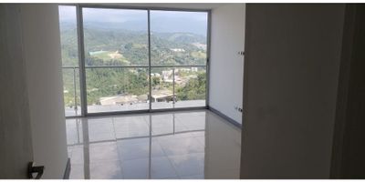 Apartamento en Venta en Campohermoso, Manizales

Moderno y bien distribuido, este apartamento en Campohermoso es una excelente opción para quienes buscan comodidad y buena ubicación.

Distribución y Comodidades:


 
 Dos alcobas con clóset.
 
 
 Dos baños.
 
 
 Sala-comedor amplia.
 
 
 Cocina integral.
 
 
 Gas domiciliario y calentador.
 
 
 Balcón con vista.
 
 
 Zona de ropas.
 
 
 Pisos en porcelanato y madera laminada.
 
 
 Ascensor.
 


Ubicación y Accesibilidad:
En un sector con fácil acceso a transporte, comercios y servicios esenciales.

¡Contáctanos para más información y agenda tu visita!
