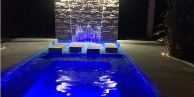 ? Espectacular Casa Campestre en Venta | Amplios Espacios y Conexión con la Naturaleza

Disfruta de la tranquilidad y el confort en esta hermosa casa de 300 m² construidos, ubicada en un terreno de 1.000 m², ideal para quienes buscan un hogar rodeado de naturaleza sin renunciar a la comodidad.

?️ Espacios Amplios y Funcionales: Con 4 habitaciones, cada una con baño privado, esta casa ofrece el equilibrio perfecto entre privacidad y amplitud. Además, cuenta con biblioteca/estudio, habitación de servicio y zonas sociales bien distribuidas.

? Diseño y Confort: Disfruta de su chimenea, balcón con vista panorámica, jacuzzi y terraza, perfectos para momentos de relajación y esparcimiento.

?️ Cocina Integral Moderna: Espaciosa, con diseño tipo americano, comedor auxiliar y acabados de alta calidad para una experiencia culinaria excepcional.

? Comodidad y Seguridad: Parqueadero para 4 vehículos, acceso pavimentado, urbanización cerrada con vigilancia, portería y circuito cerrado de TV.

? Entorno Natural y Ubicación Privilegiada: Rodeada de bosques nativos, zonas verdes y áreas turísticas, con cercanía a parques y transporte público.

? ¡Pet Friendly! Ideal para quienes desean un hogar amplio donde sus mascotas también disfruten del entorno.

Una propiedad exclusiva en una zona campestre y residencial. ¡Contáctanos y agenda tu visita! ?


