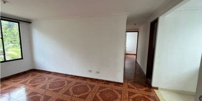 Se vende espectacular apartamento en Castilla. Consta de 3 habitaciones, 2 baños, salacomedor, cocina semi integral, pisos en ceramica, zona de ropas, porteria 24 horas, balxon, excelente vista, muy iluminado y con excelentes acabados. Con excelente ubicacion en zona muy segura y tiene facil acceso a transporte publico.
