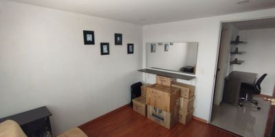 ? Venta de Apartamento Remodelado en Avenida Santander, Manizales | Exclusividad y Comodidad

✨ Espacios Renovados: Apartamento de 70 m² completamente remodelado, ideal para quienes buscan diseño moderno y funcionalidad. Dispone de 2 habitaciones con clóset, 2 baños completos con divisiones en vidrio y una cocina semi-integral equipada con horno tostador.

? Comodidades Incluidas: Sala-comedor amplia, zona de ropas con calentador, y garaje cubierto. Además, el edificio cuenta con ascensor y portería 24/7 para mayor seguridad.

? Ubicación Premium: Situado en la exclusiva Avenida Santander, con fácil acceso a transporte público, zonas comerciales, centros médicos y áreas turísticas.

?️‍♂️ Amenidades Adicionales: Circuito cerrado de TV, áreas sociales, gimnasio, canchas deportivas y parqueadero para visitantes.

? Estrato 6: Perfecto para quienes buscan un estilo de vida cómodo en una zona residencial y comercial privilegiada.

¡Tu nuevo hogar está listo para ti! Contáctanos para más información y visitas. ?✨


 
