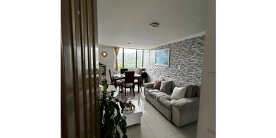 ? Apartamento en Venta en La Enea, Manizales

? Espacio, Comodidad y una Vista Panorámica
Ubicado en un sector residencial con excelente conectividad, este apartamento es ideal para quienes buscan un hogar funcional, bien iluminado y con todas las comodidades.

? Características del Inmueble


 Área privada: 70 m²
 Habitaciones: 3, todas con buena iluminación.
 Baños: 1, con calentador para mayor confort.
 Piso: 6, con doble ventana y vista panorámica.


? Ventajas y Comodidades


 Cocina integral y despensa para mayor organización.
 Zona de lavandería independiente.
 Citófono / intercomunicador y gas domiciliario.
 Acceso pavimentado y adaptado para discapacitados.


? Ubicación Estratégica
Situado en una zona con cercanía a centros comerciales, centros médicos y zonas verdes, ofreciendo comodidad y fácil acceso al transporte público.

? ¡Contáctanos para más información y agenda tu visita hoy mismo!


 
