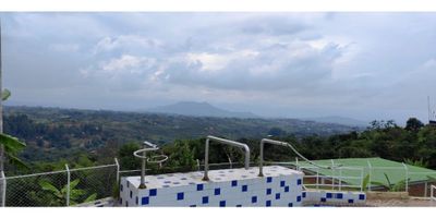 Venta de Lote con vista ubicado en un bonito condominio campestre en Santander de Quilichao, un lugar único , Familia y alrededor de la Naturaleza, lote con una hermosa vista. El condominio cuenta con  3 sedes sociales , piscinas , saunas , jacuzzis , cancha de micro , servicio de bar y restaurante ,Condominio Campestre El Manantial , 3 sedes sociales , piscinas , saunas , jacuzzis , cancha de micro , servicio de bar y restaurante ,
