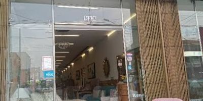 Local comercial en doce de octubre ubicado en vía principal, consta de dos pisos cuenta con buena vitrina. cerca a la estación de la calle 76 y la calle 72 ,Inmueble arrendado con un canon de $8.000.000 mensuales. Contrato vigente desde hace 5 años hasta la fecha. Inmueble ideal para inversión