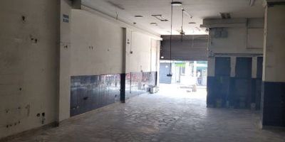 EXCELENTE SECTOR // EBANISTERIA // CERRAJERIA&nbsp;// SUER MERCADO // FLUVER // ETC,, TIENE DUCHA // SANITARIO // ORINAL TODO A PARTE