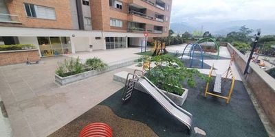  SE ALQUILA HERMOSO APARTAMENTO EN MEDELLIN ,  PARQUE RESIDENCIAL RESERVA DEL RIO- TORRE 2- APTO 2610, CUENTA CON 110M2, 3 HABITACIONES AMPLIAS Y ACOGEDORAS CON CLOSET, 3 BAÑOS, COCINA ABIERTA, BALCON AMPLIO, AREA DE ESTUDIO. LA UNIDAD CUENTA CON PISCINA ABIERTA Y CERRADA, TURCO, JACUZZI, ZONA DE JUEGOS, CANCHA DE FUTBOL Y BALONCESTO, GIMNASIO. CERCA A ZONA COMERCIAL Y CON FACILIDAD DE TRANSPORTE. 