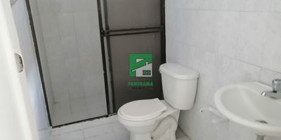 SE ARRIENDA CASA EN CAMPO VALDES PISO 2

CUENTA CON
 SALA
 COMEDOR
 3 ALCOBAS CON PUERTA
 1 CUARTO ÚTIL
 2 CLOSET
 PATIO
 1 BAÑO SENCILLO
 COCINA SENCILLA CON GABINETE  NO CUENTA CON RED DE GAS
 BALCÓN
PISO EN BALDOSA.
MÁXIMO 1 MASCOTA PEQUEÑA  NO PERSONAS RUIDOSAS