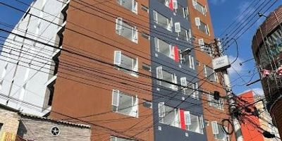 Acogedor apartamento para estrenar, cuenta con area de 52 mts, 2 alcobas con closet, 1 baño, sala comedor, cocina abierta, zona de ropas independiente, estrato 3. El edificio cuenta con ascensor, terraza comunal, cuenta con vigilancia,ubicado en un 4 piso, con ascensor, opcion de parqueadero arrendado.
