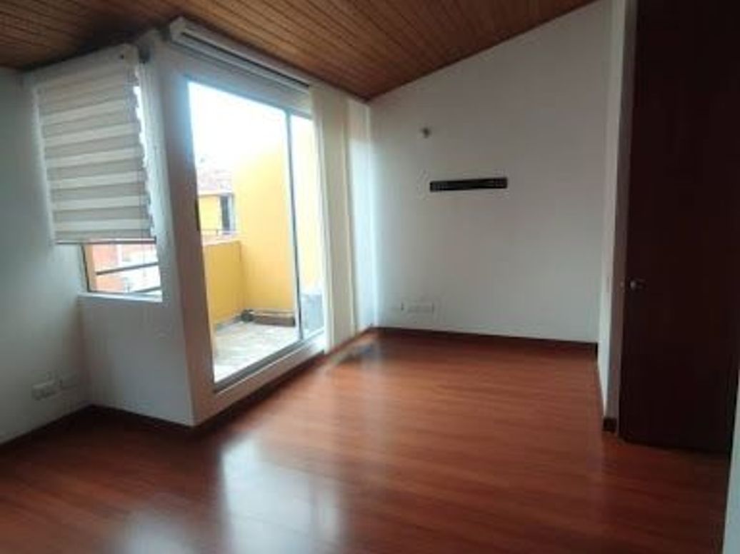 Casa de 4 alcobas en venta en Villa De Aranjuez, Bogotá, 129 m² · foto 2 de 20