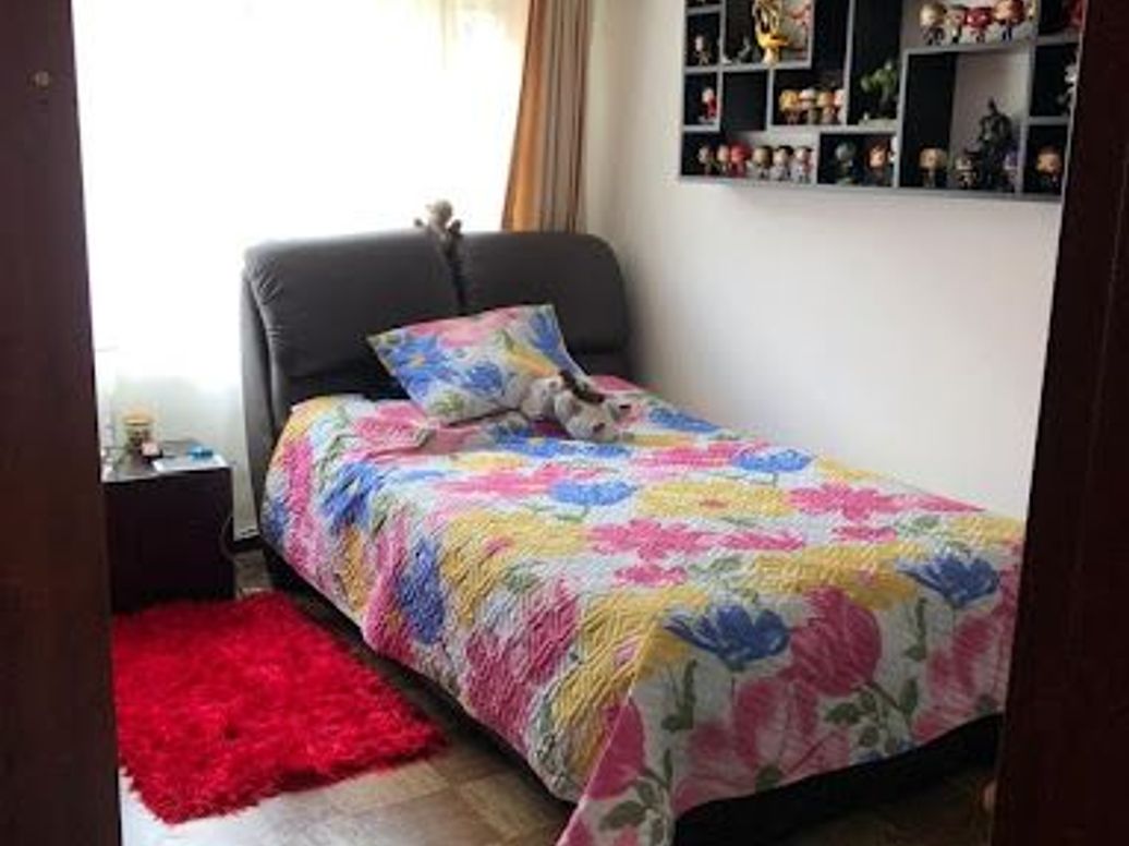 Casa de 5 alcobas en venta en Garces Navas, Bogotá, 216 m² · foto 9 de 20