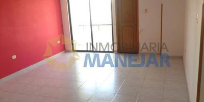 SE VENDE APARTAMENTO DUPLEX AMPLIO CON EXCELENTE UBICACION, CUENTA CON  CUATRO HABITACIONES, UNA DE ELLAS CON BAÑO PRIVADO Y BALCON, BAÑO SOCIAL EN EL PRIMER  PISO Y BAÑO AUXILIAR EN EL SEGUNDO PISO, SALA COMEDOR, ESTUDIO, COCINA INTEGRAL, ZONA DE ROPAS, PARQUEADERO ASIGNADO ESCRITURADO, PRECIO DE VENTA NEGOCIABLE.