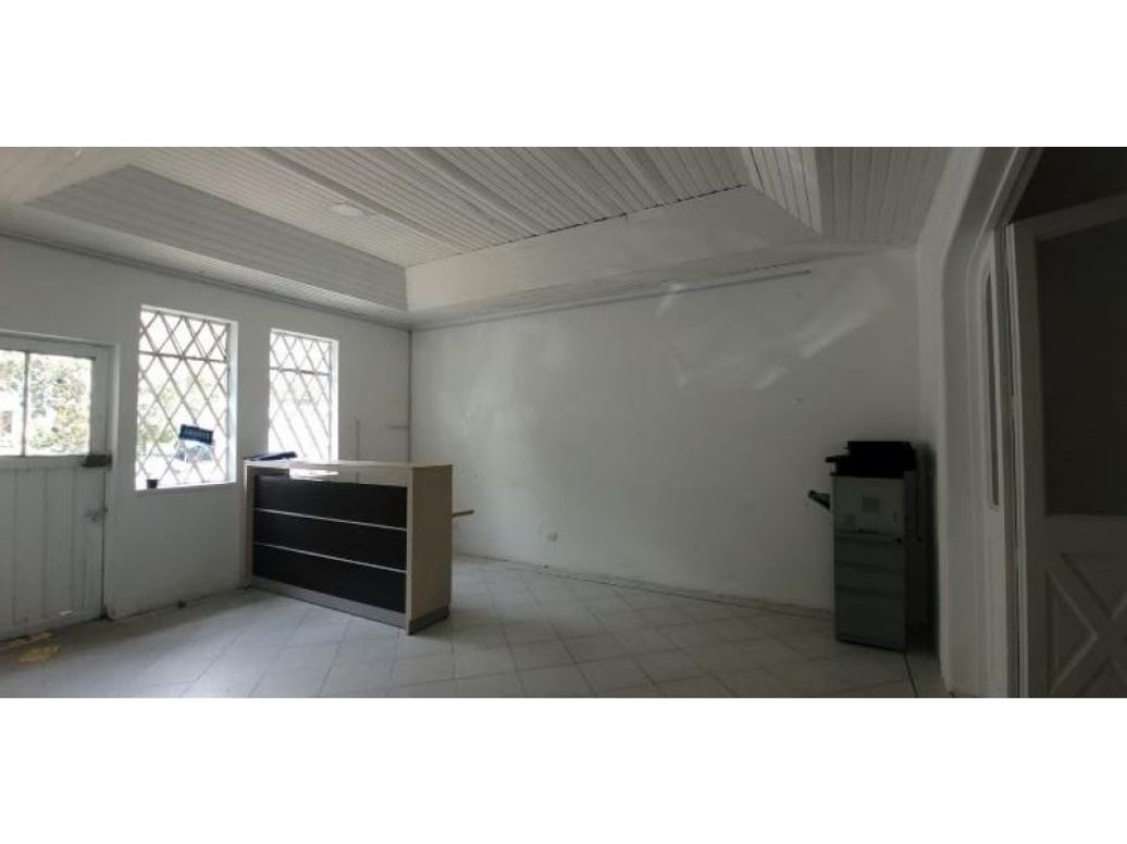 Casa de 1 alcoba en venta en Quinta Camacho, Bogotá, 416 m² · foto 3 de 4