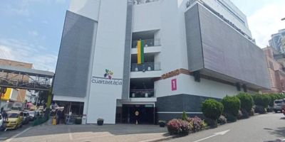 Local en arriendo en cabecera 4 etapa, área 22.20mts. Código 36479 para mayor información y revisar toda nuestra oferta visita nuestra pagina web: estebanrios.com o comuníquese a nuestro PBX: (607) 635 2877