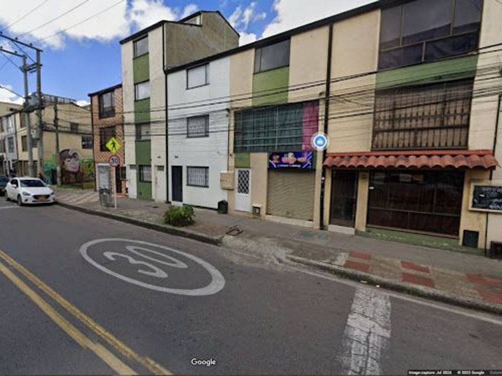Casa de 3 alcobas en venta en Villas De Granada, Bogotá, 147 m² · foto 2 de 20