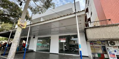 Local ubicado en buen sector de la ciudad, amplio, fresco e iluminado. Cerca a parques, colegios, universidades, supermercados, centros comerciales, transporte publico y comodas vias de acceso.