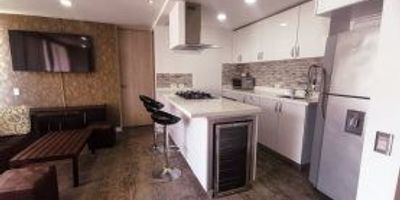 Vende penthause dos niveles , a puerta cerrada en san jerónimo (condominio), cerca de hotel lago tours con 2 alcobas (la principal con baño y turco) , 2 closets , 2 baños, sala comedor, cocina integral con gas por pipeta (proximamente red de gas ), terraza con domo que cierra y abre , balcón, ascensor, parqueadero privado y visitantes, jacuzzi para 8 personas,piso corrugado antideslizante,área 84 metros , unidad con 4 piscinas, tobogán , minimercado, sauna, turco, cancha de microfutboll, cancha cintetica, juegos infantiles , zonas verdes, porteria 24 horas.