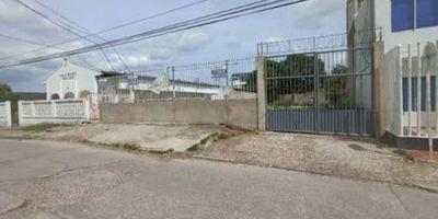 Lote en venta en Escallón Villa, Cartagena, Bolívar. Este terreno de 510 m² se destaca por su excelente ubicación, un punto consolidado de la ciudad. Ofrece una buena alternativa para el desarrollo de proyectos residenciales o comerciales, dada su área y acceso. Ubicado en el estrato 2, este lote representa una oportunidad de inversión en Cartagena. Su precio es de $390.000.000. Contáctenos vía whatsapp, quiero que me contacten o ver teléfonos para más información.