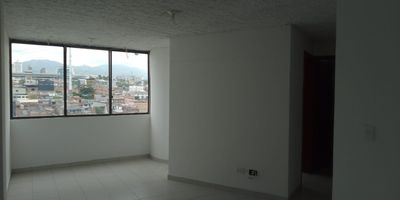 Apartamento en Venta en unidad cerrada en Providencia cerca a terminal de transportes, supermercados de cadena,  centros comerciales, rutas de transporte publico y servicios complementarios. El apartamento cuenta con salacomedor, pisos en ceramica, dos habitaciones y dos baños, cocina integral mesón de acero, zonas de ropas. La unidad cuenta con un parqueadero cubierto. Vigilancia y portería las 24 Horas. Inmuebles sujetos a verificación de disponibilidad.