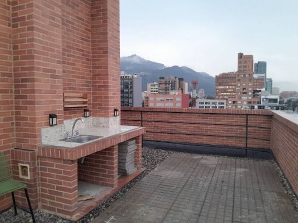 Apartamento de 1 alcoba en venta en Santa Barbara Central, Bogotá, 31 m² · foto 4 de 13