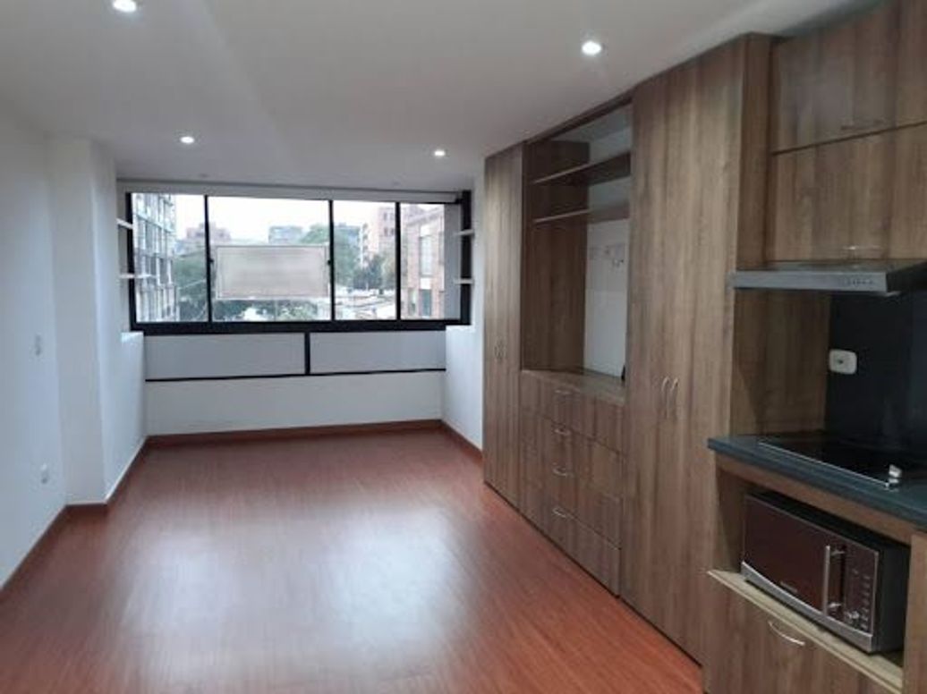 Apartamento de 1 alcoba en venta en Santa Barbara Central, Bogotá, 31 m² · foto 6 de 13