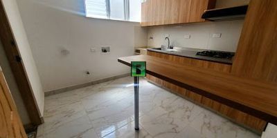 Se arrienda aparta estudio de 35mts, 1 baños, sala comedor, cocina integral, 2 closet, servicios incluidos de energía, agua , gas e internet, cerca a la avda. 80 y san juan, con muy buen acceso a transporte publico cercano 