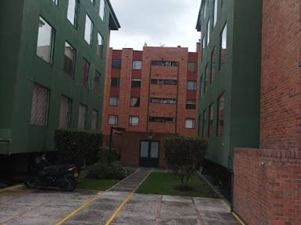 Apartamento de 3 alcobas en venta en Cedritos, Bogotá, 71 m² · foto 2 de 20