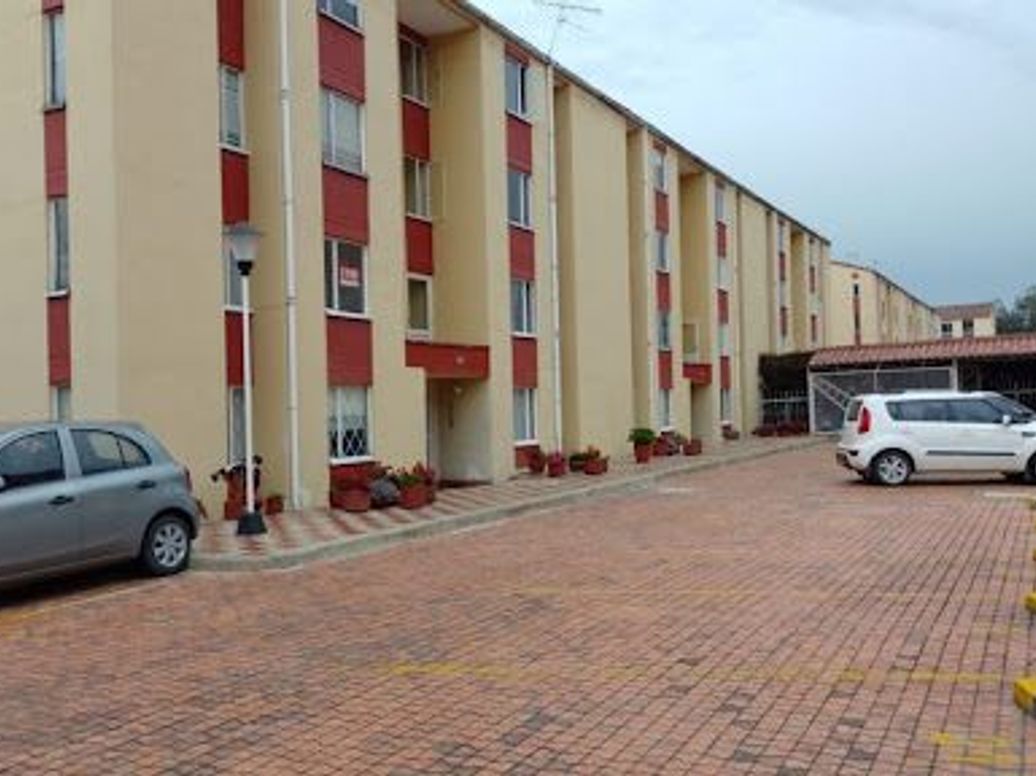 Apartamento de 3 alcobas en venta en Santa Helena, Bogotá, 64 m² · foto 2 de 20