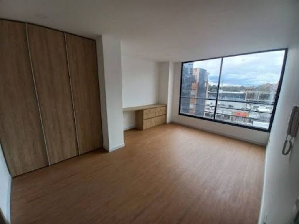 Apartamento de 2 alcobas en venta en Bella Suiza, Bogotá, 74 m² · foto 2 de 13