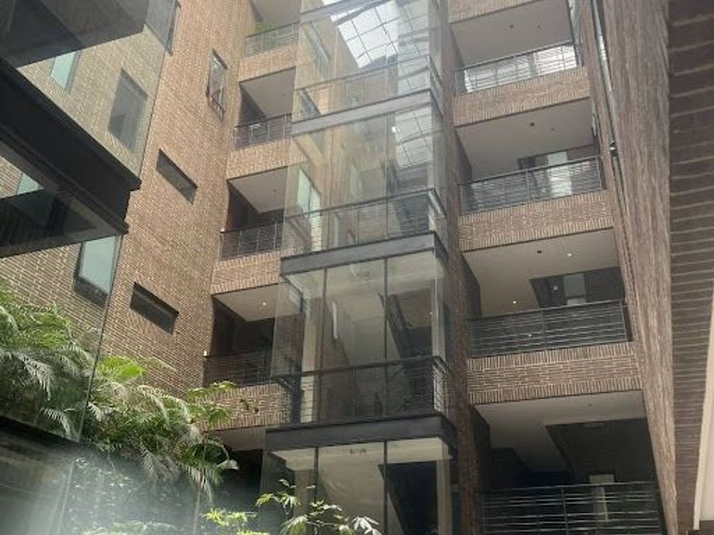 Apartamento de 3 alcobas en venta en Los Rosales, Bogotá, 250 m² · foto 6 de 20