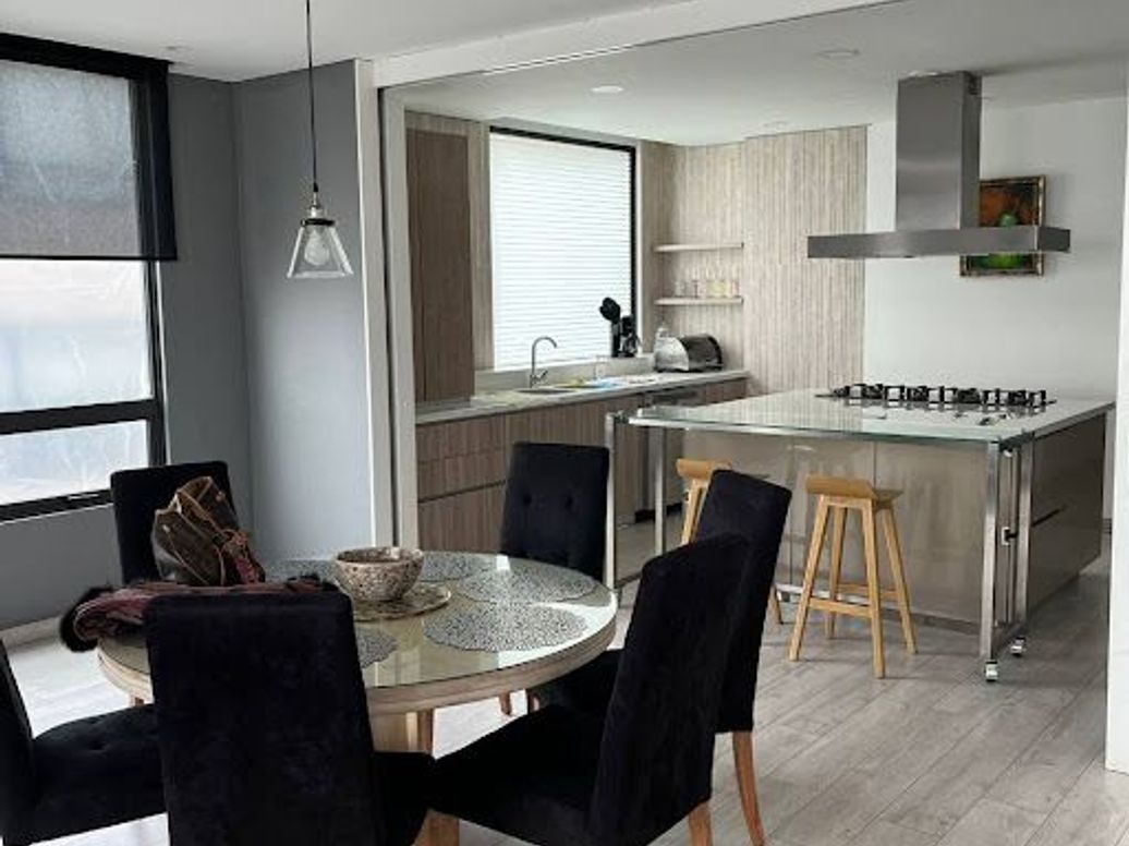 Apartamento de 3 alcobas en venta en Los Rosales, Bogotá, 250 m² · foto 13 de 20