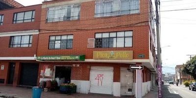 Oportunidad de negocio. Espectacular apartamento en Bellavista Occidental de 65 mtrs2, segundo piso sin ascensor, vista exterior, esquinero, excelente iluminación y ventilación. Consta de dos habitaciones, un baño, cocina semi integral, amplia sala- comedor, zona de ropas y deposito. Ubicación estratégica ya que se encuentra muy cerca de la Av. 68, la Mutis, a dos cuadras de la 72, cerca encontraras comercio muy variado ya que se encuentra cerca a Alkosto de la 68 y la cruz roja, también a los parques Simón Bolívar y Salitre, Cualquier información adicional comunícate con Beatriz Hernández al 3168310754 o al correo electrónico beatriz.hernandez@inmobiliariabogota.com. El equipo de Inmobiliaria Bogotá está comprometido a brindar una experiencia de vida excepcional para nuestros clientes desde el momento en que se unen a nuestra comunidad.