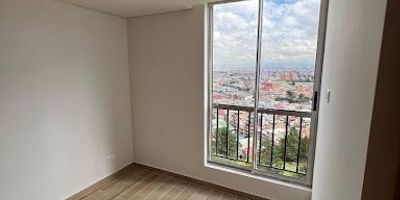 Espectacular apartamento, en zona tranquila cerca al centro de la ciudad, con espectacular panorámica de la ciudad, muy cerca del portal 20 de julio, magnífica vista a la ciudad. 30,89m 2 habitaciones con closet, 1 baño Cocina Completamente terminada, Sala comedor, parque acuático para niños, juegos infantiles, cancha múltiple, Cinema, zona BBQ, zona de fogatas, salón comunal Zona tranquila y segura, ideal para familias y profesionales. Cualquier información contactar al 3176437752 o al correo juan.lamadrid@inmobiliariabogota.com.  El equipo de Inmobiliaria Bogotá está comprometido a brindar una experiencia de vida excepcional para nuestros clientes desde el momento en que se unen a nuestra comunidad.