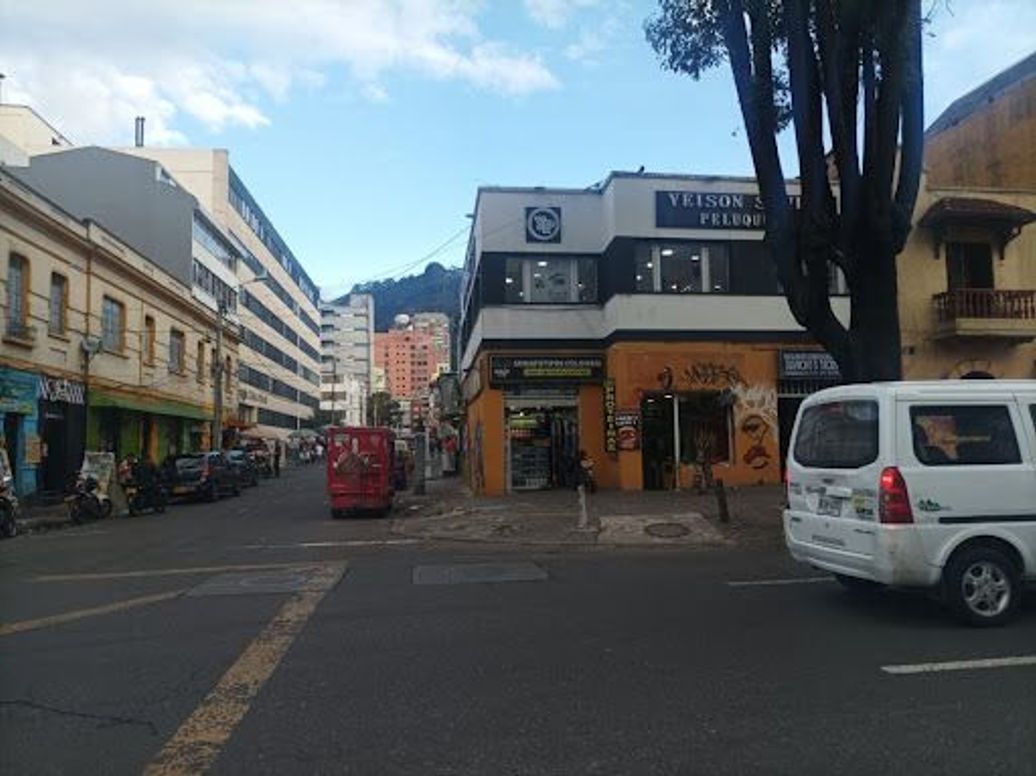 Casa de 1 alcoba en venta en Quinta Camacho, Bogotá, 300 m² · foto 3 de 17