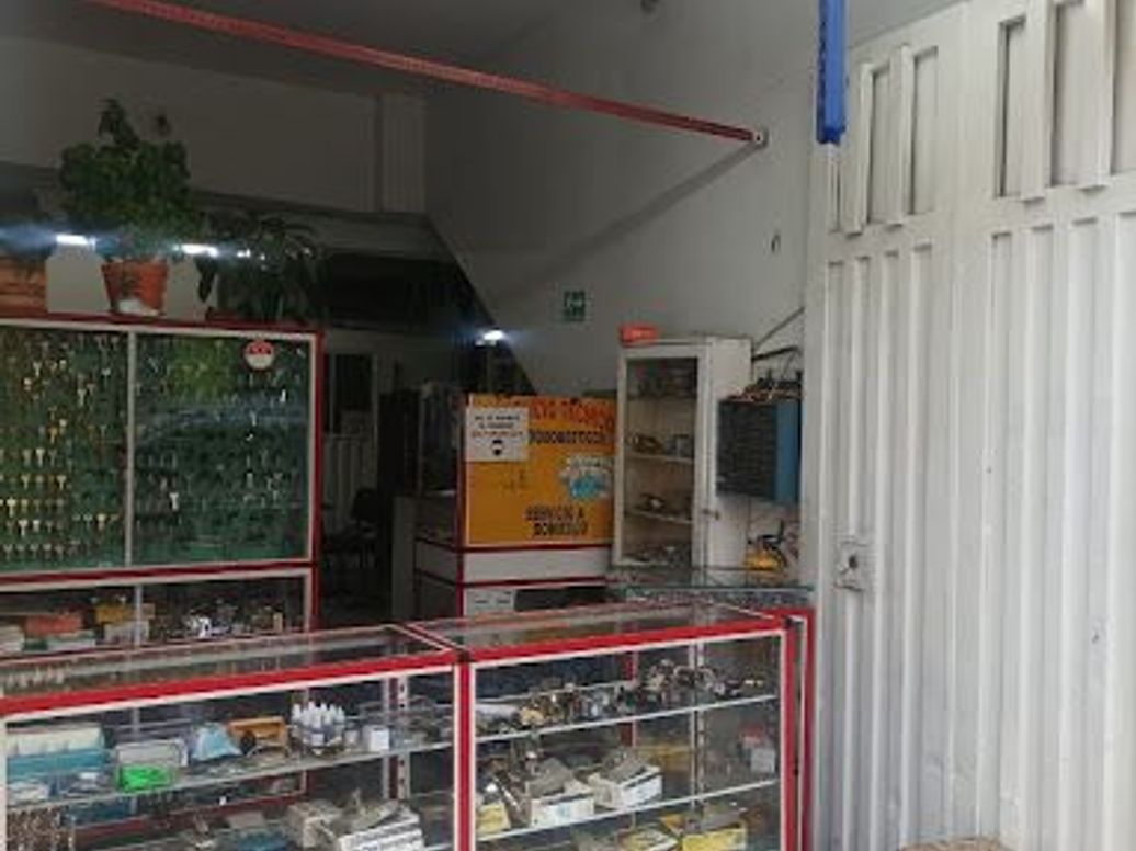 Casa de 1 alcoba en venta en Quinta Camacho, Bogotá, 300 m² · foto 13 de 17
