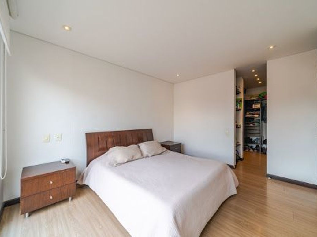 Apartamento de 3 alcobas en venta en Santa Paula, Bogotá, 238 m² · foto 19 de 20