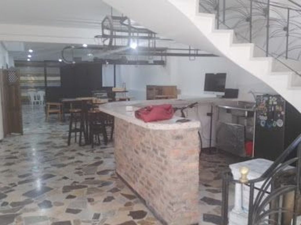 Casa de 10 alcobas en venta en Quinta Paredes, Bogotá, 379 m² · foto 5 de 6