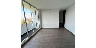 Exclusivo apartamento para estrenar en Nueva Castilla, con una vista espectacular al humedal, ubicado en el piso 22. Este apartamento se destaca por su diseño moderno y espacios bien distribuidos, además de contar con una excelente relación calidad-precio.

Características:


 3 habitaciones cómodas
 2 baños con acabados de lujo
 Amplia sala, cocina integrada, comedor y balcón con vista panorámica
 Espacio adicional para escritorio o televisor


Incluye:


 2 parqueaderos cubiertos
 Depósito para mayor comodidad
 Zonas sociales completas: cancha de squash, zona de niños, coworking, gimnasio y mucho más.


Libérate de preocupaciones: Este apartamento está libre de gravámenes y aceptamos todos los bancos para facilitar tu compra.

¡Lo mejor de Nueva Castilla al alcance de tu mano!

Precio competitivo y atractivo: No encontrarás una mejor opción en la zona.

¡Agenda tu cita hoy mismo y ven a descubrir tu futuro hogar!
