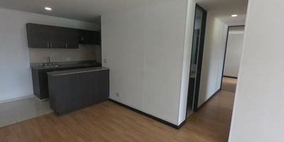 COD INMUEBLE 2043- EXCELENTE UBICACION-EN CIUDAD DEL RIO FACIL ACCESO A RUTAS DE TRANSPORTE CERCA A UNA ESTACION DEL METRO INDUSTRIALES, CERCA AL MUSEO DE ARTE MODERNO. CENTROS COMERCIALES CERCANOS. ZONA TRANQUILA Y CULTURAL, ESPACIOS CON ZONAS VERDES